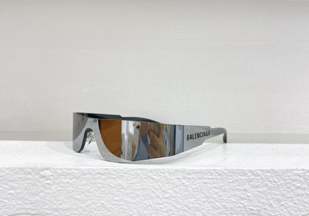 Other Balenciaga Sunglasses - Image 65