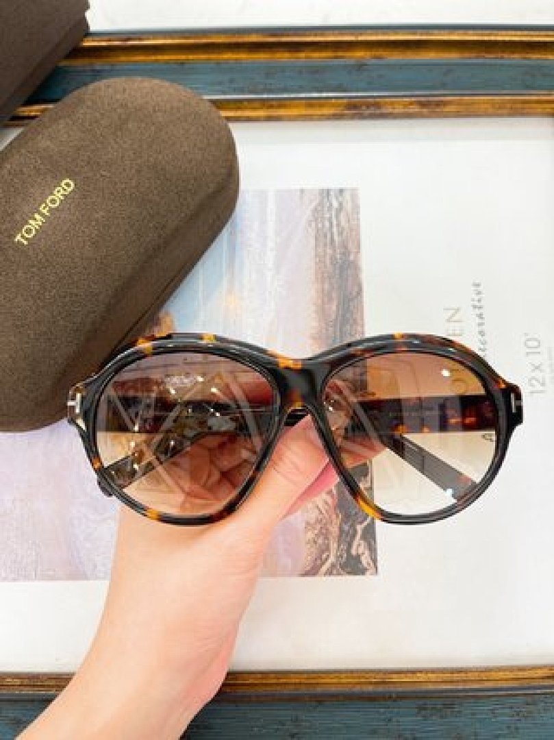 Other TOMTORD Sunglasses - Image 31