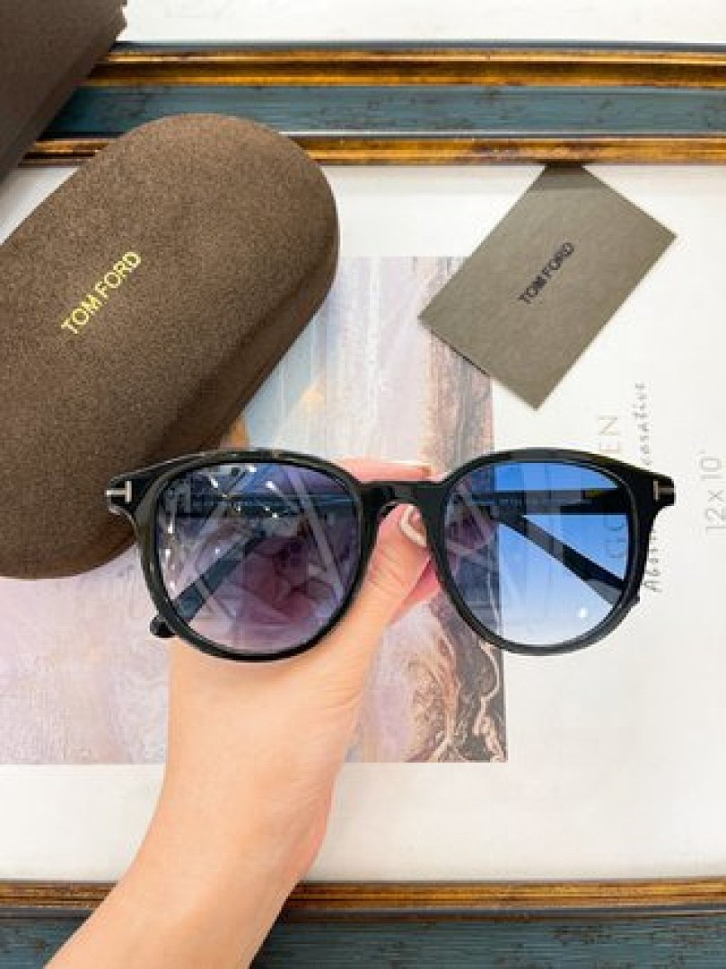 Other TOMTORD Sunglasses - Image 17