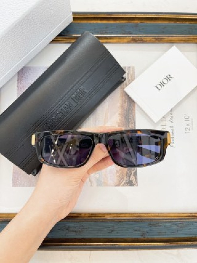 Other Dior Sunglasses - Image 35