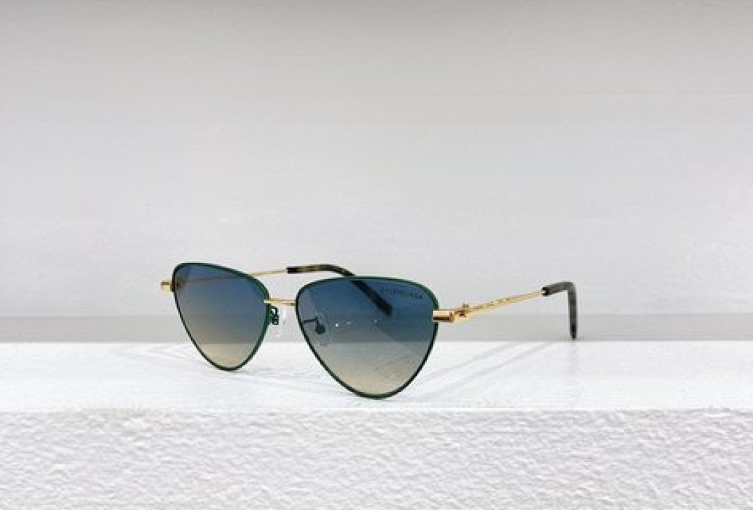 Other Balenciaga Sunglasses - Image 96