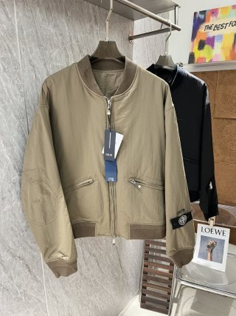 On Running Stone Island - Image 93