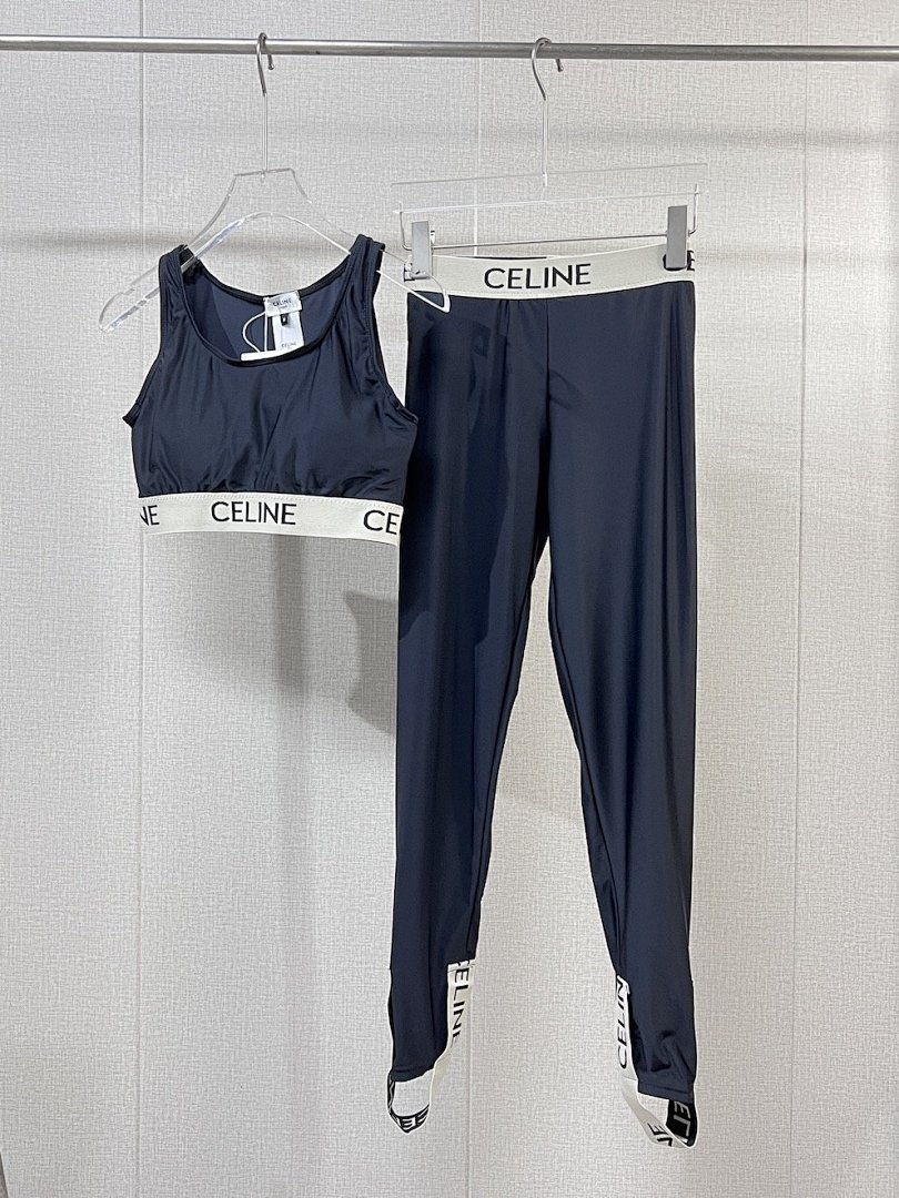 Yoga Wear, photo 1