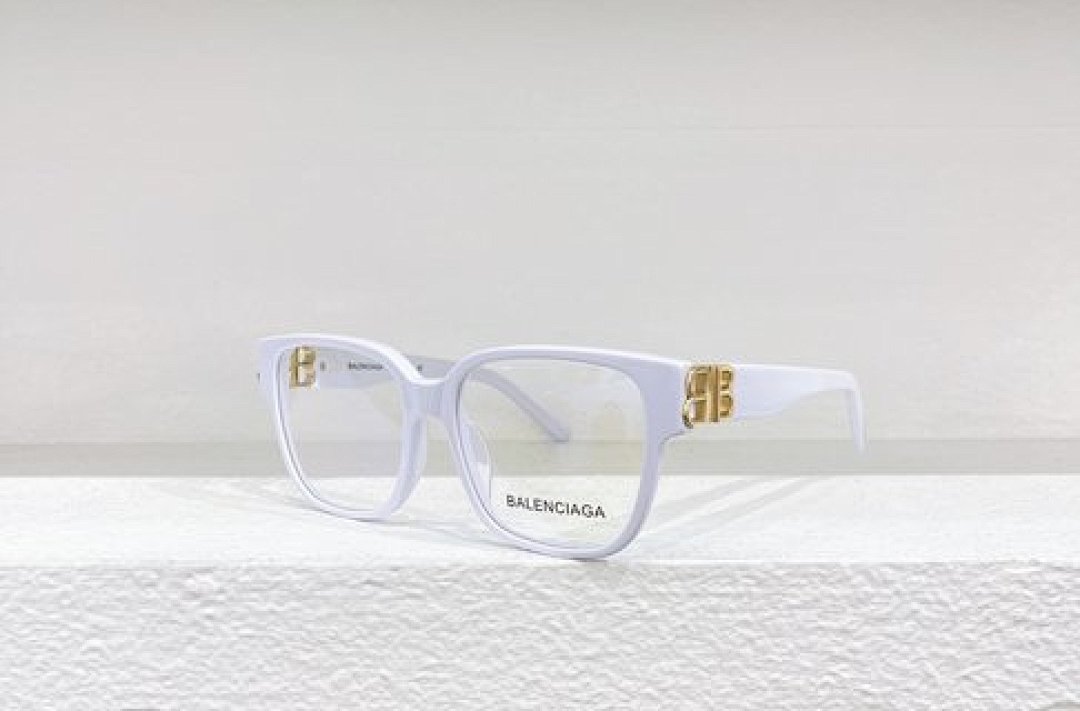 Other Balenciaga Sunglasses - Image 46