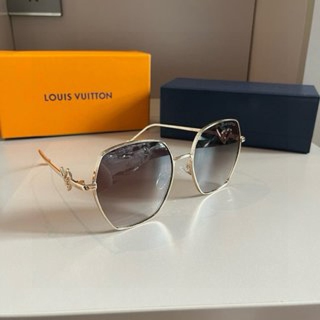 Other Lv Sunglasses - Image 102