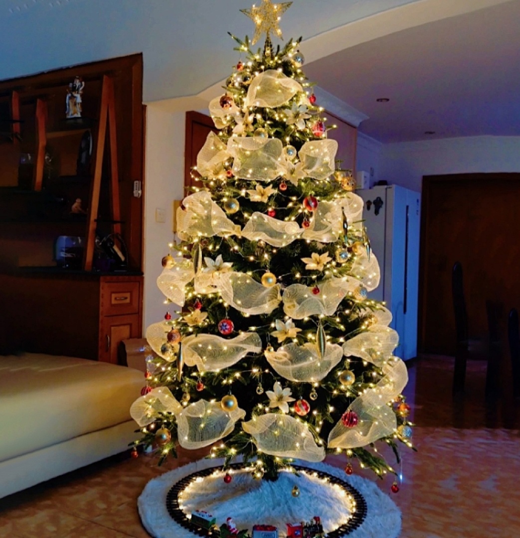 Chanel Christmas Tree, photo 1