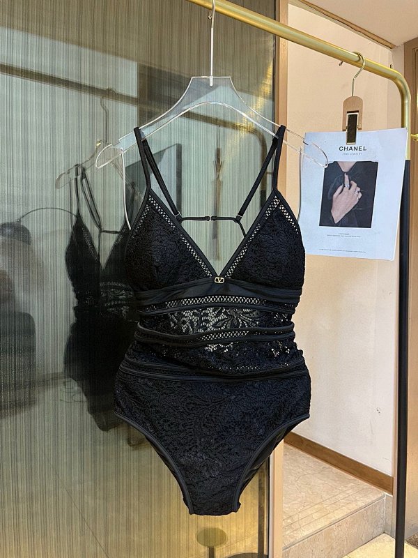 Other Bikini, photo 1