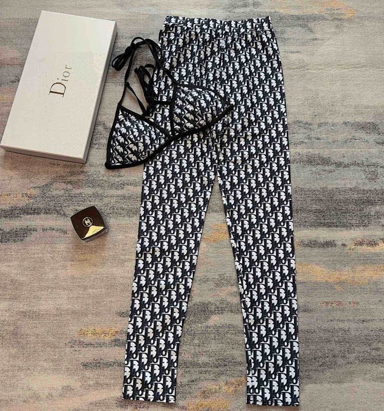 Yoga Wear, photo 1