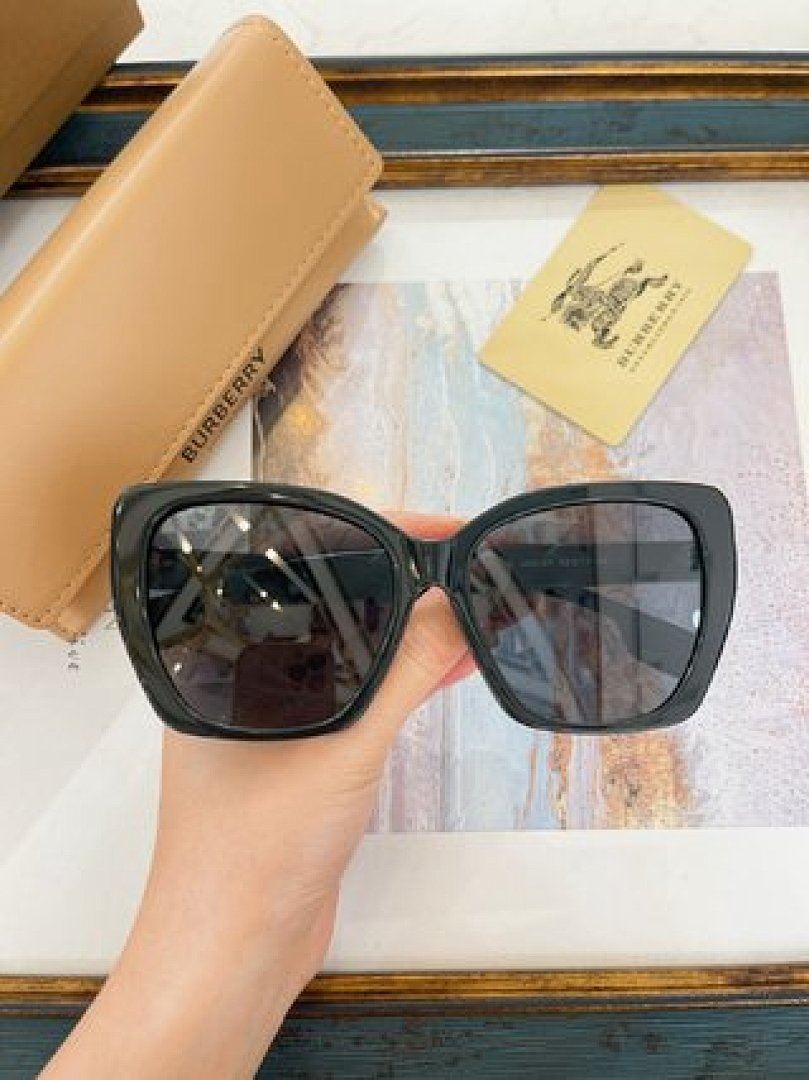 Other BURBERR Sunglasses - Image 85