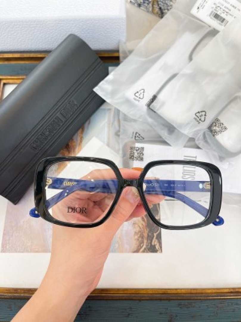 Other Dior Sunglasses - Image 55