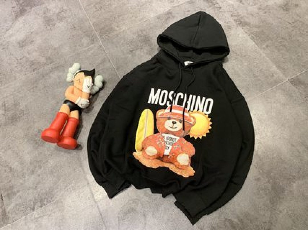 Christian Louboutin Moschino - Image 13