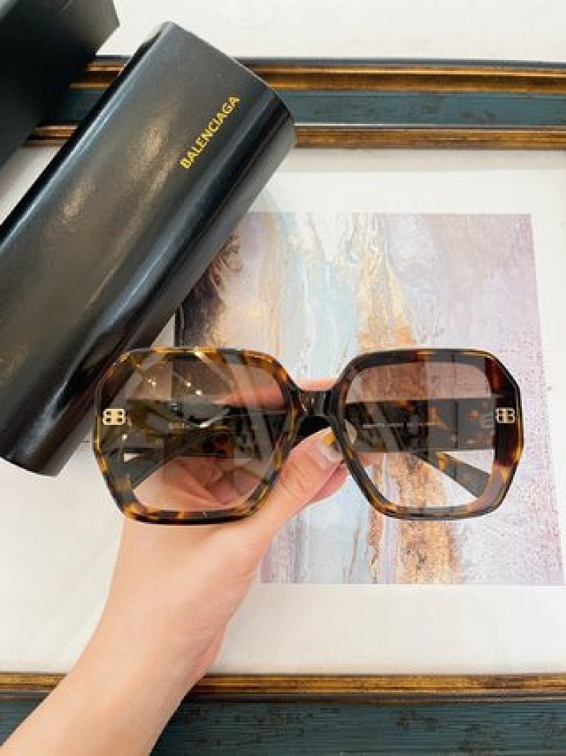 Other Balenciaga Sunglasses - Image 30