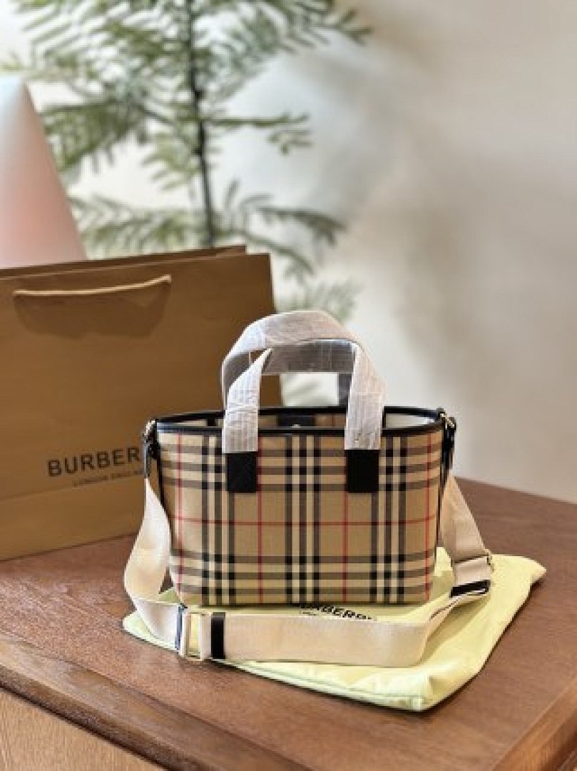 Other Burberry - Image 116