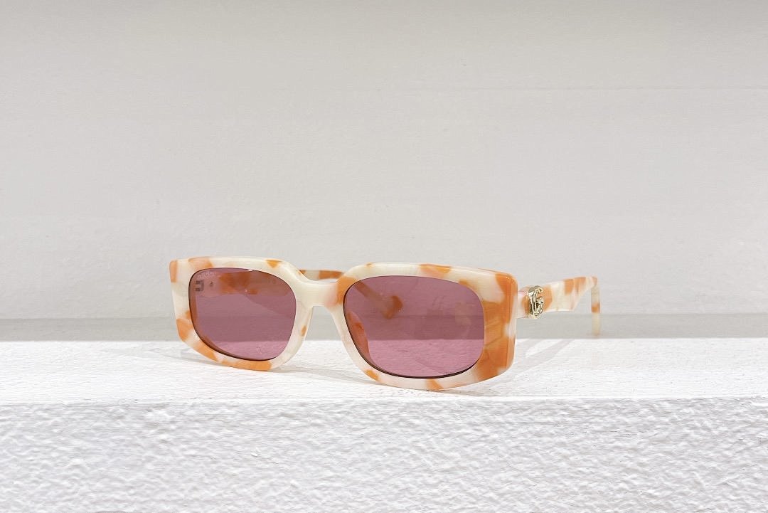 Other Glasses, photo 1