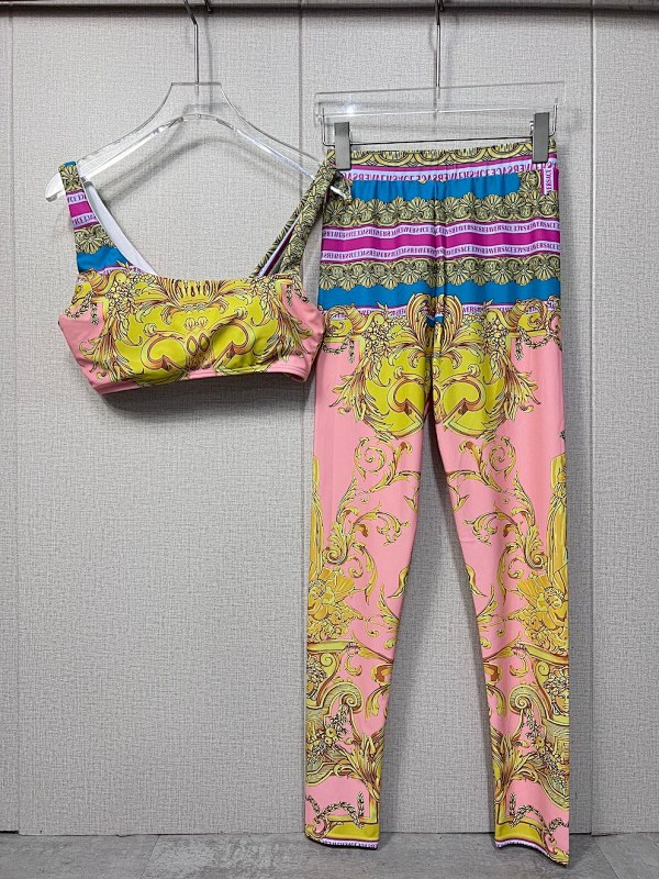 Yoga Wear, photo 1