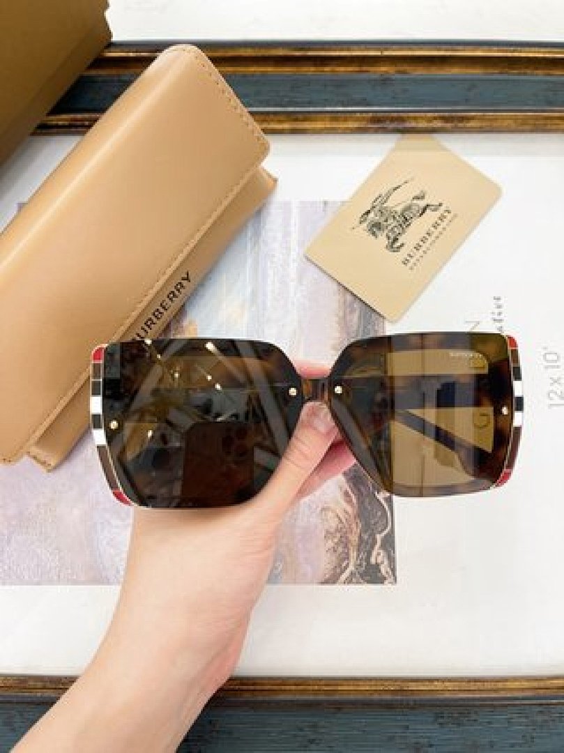 Other BURBERR Sunglasses - Image 34