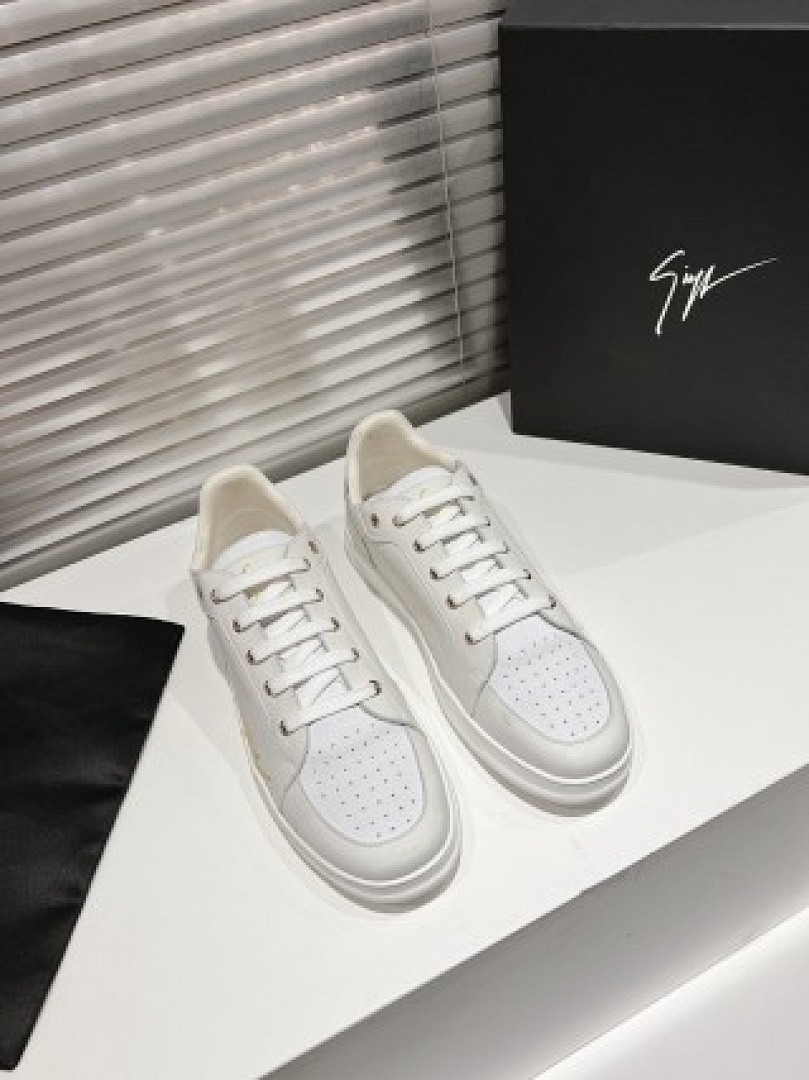 Other Giuseppe Zanotti - Image 10