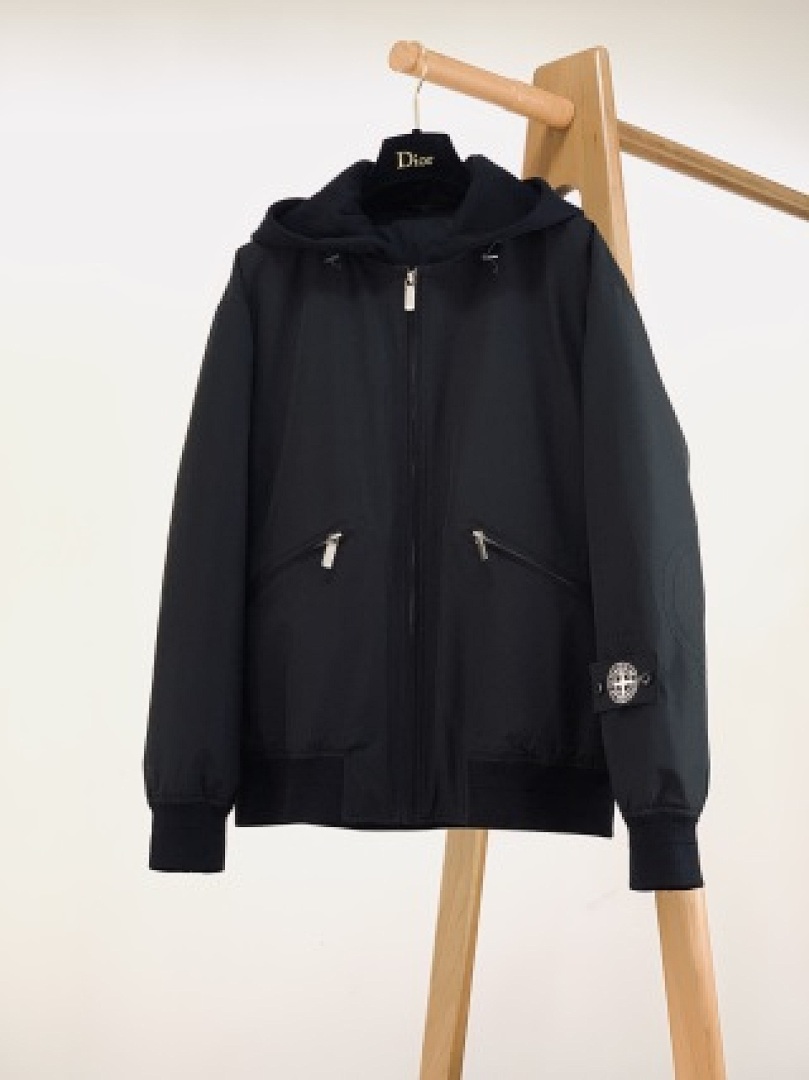 On Running Stone Island - Image 73