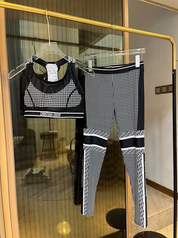 Yoga Wear, photo 1