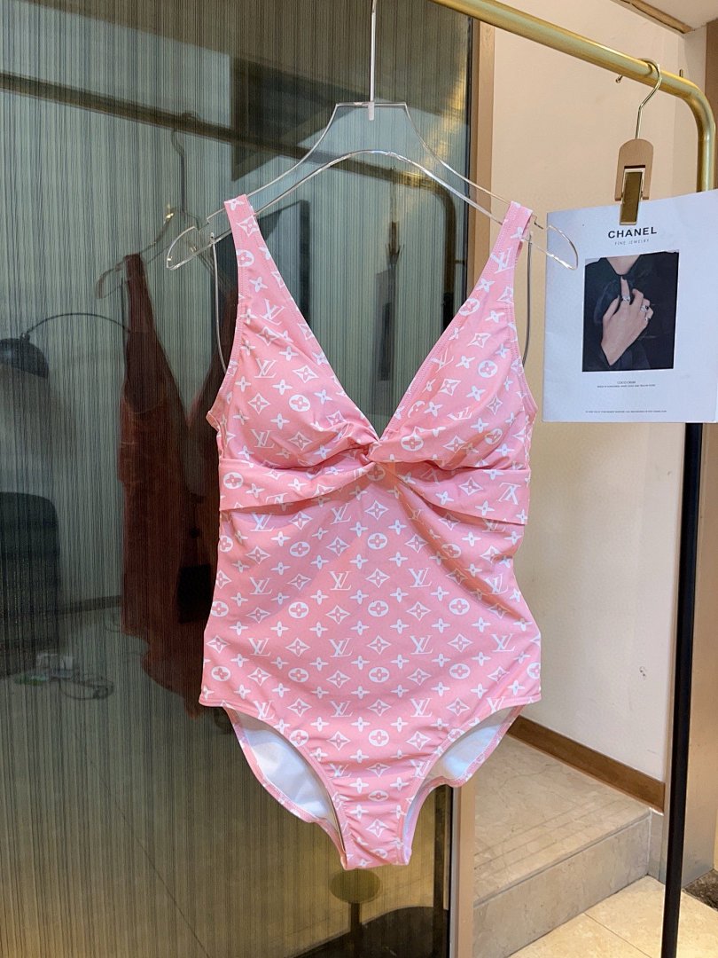 Bikini, photo 1