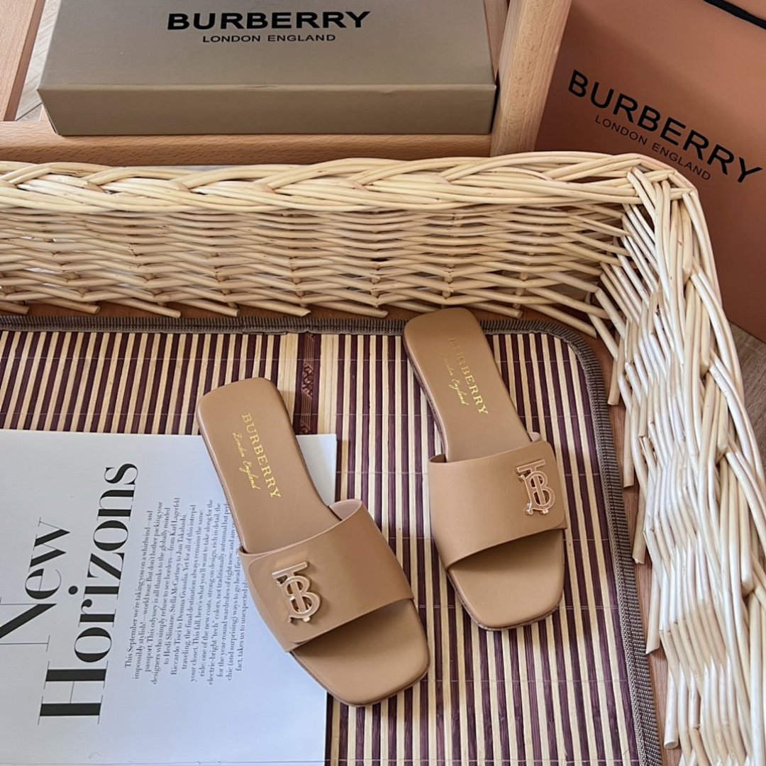 Other Burberry Shoes - Image 34