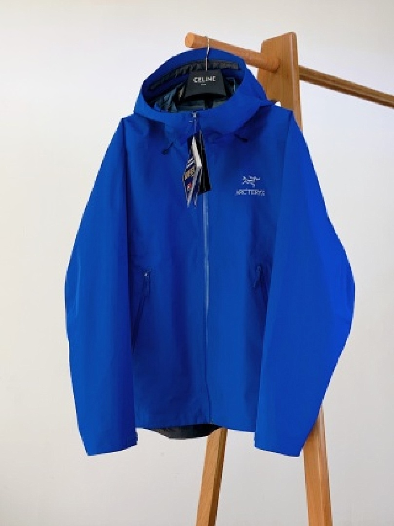 Christian Louboutin ARCTERYX Mens Winter - Image 120