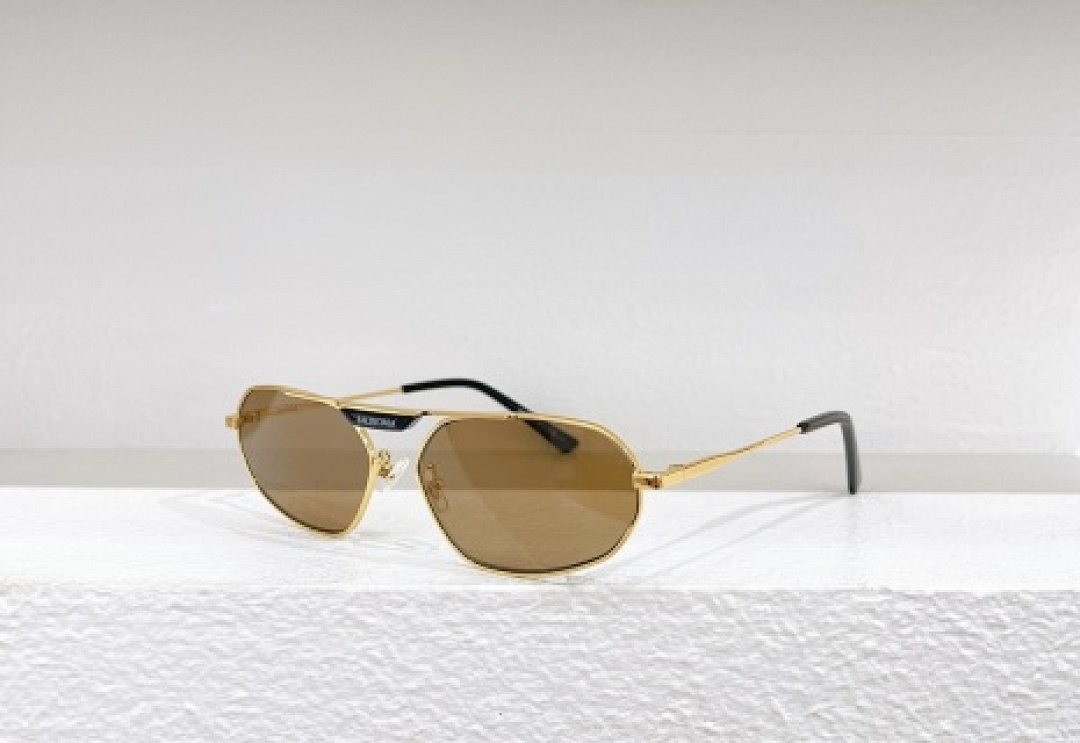 Other Balenciaga Sunglasses - Image 86