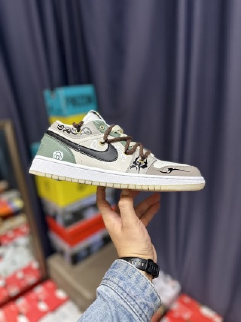 Other Off (White) - Image 102