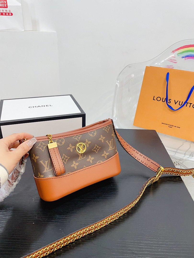 Other Louis Vuitton - Image 33