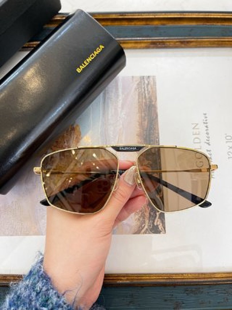 Other Balenciaga Sunglasses - Image 64