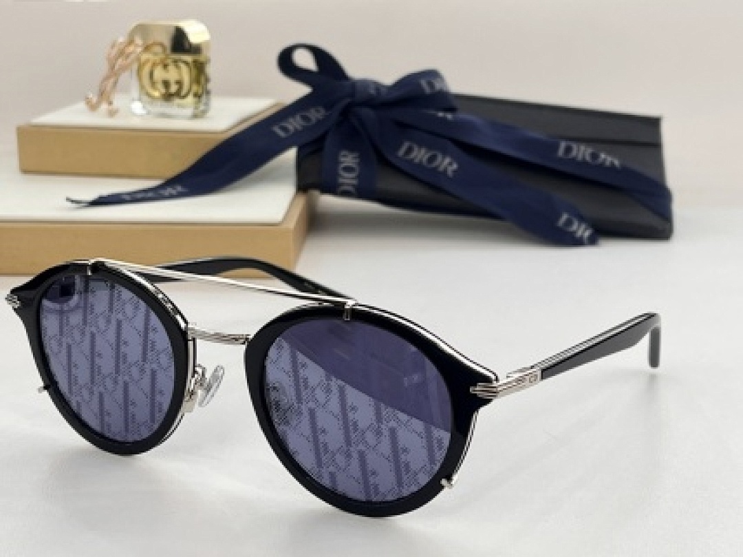 Other Dior Sunglasses - Image 64