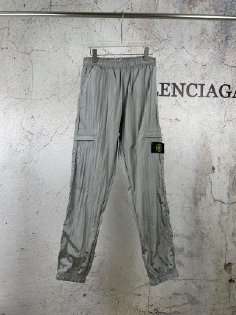 On Running Stone Island - Image 28