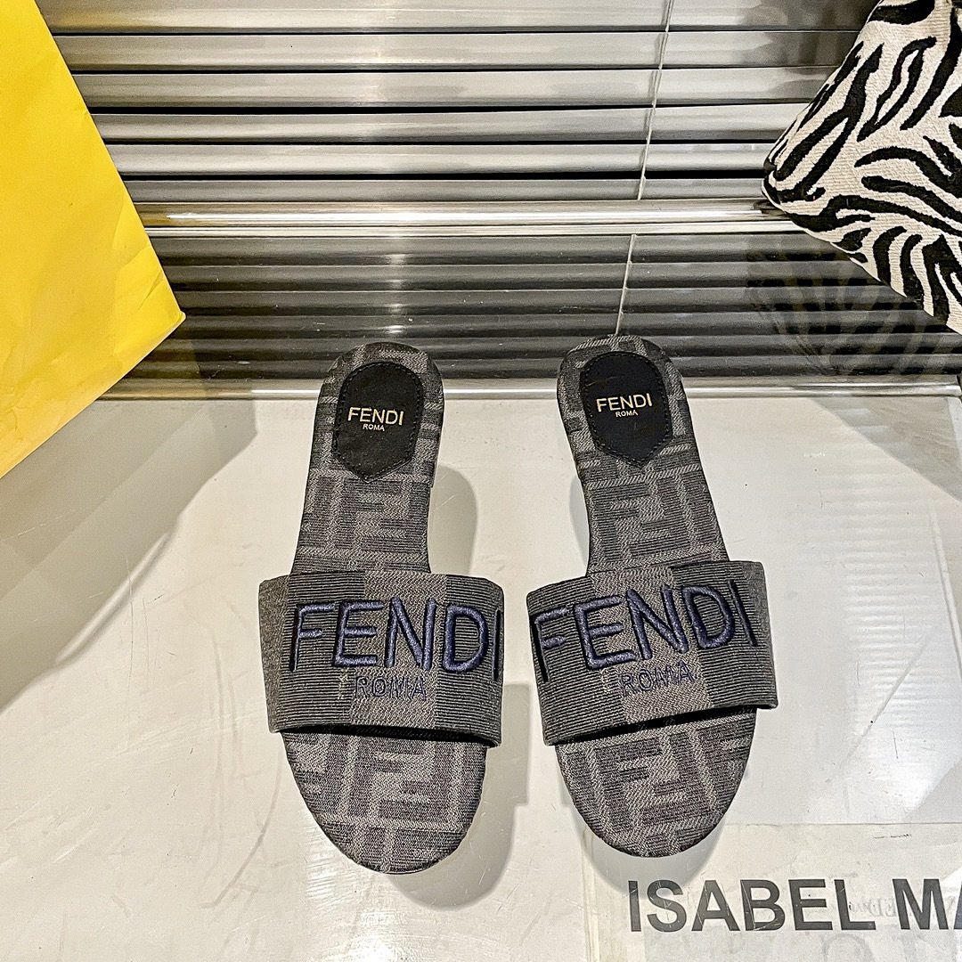 Other Women's Slippers - Image 12
