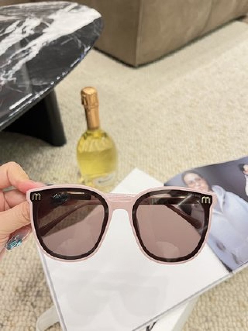 Other Miumiu Sunglasses - Image 35
