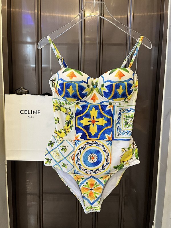 Bikini, photo 1