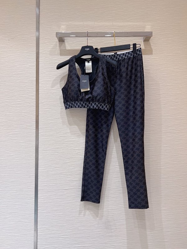 Yoga Wear, photo 1