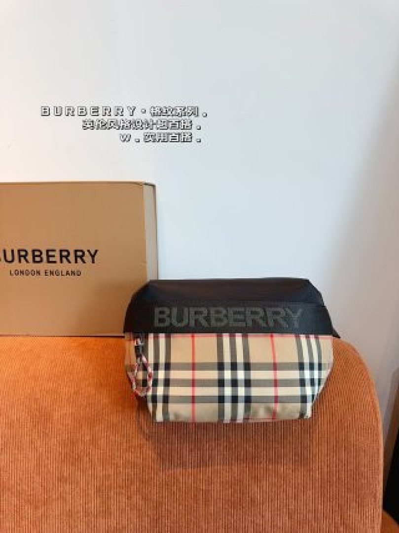 Other Burberry - Image 112