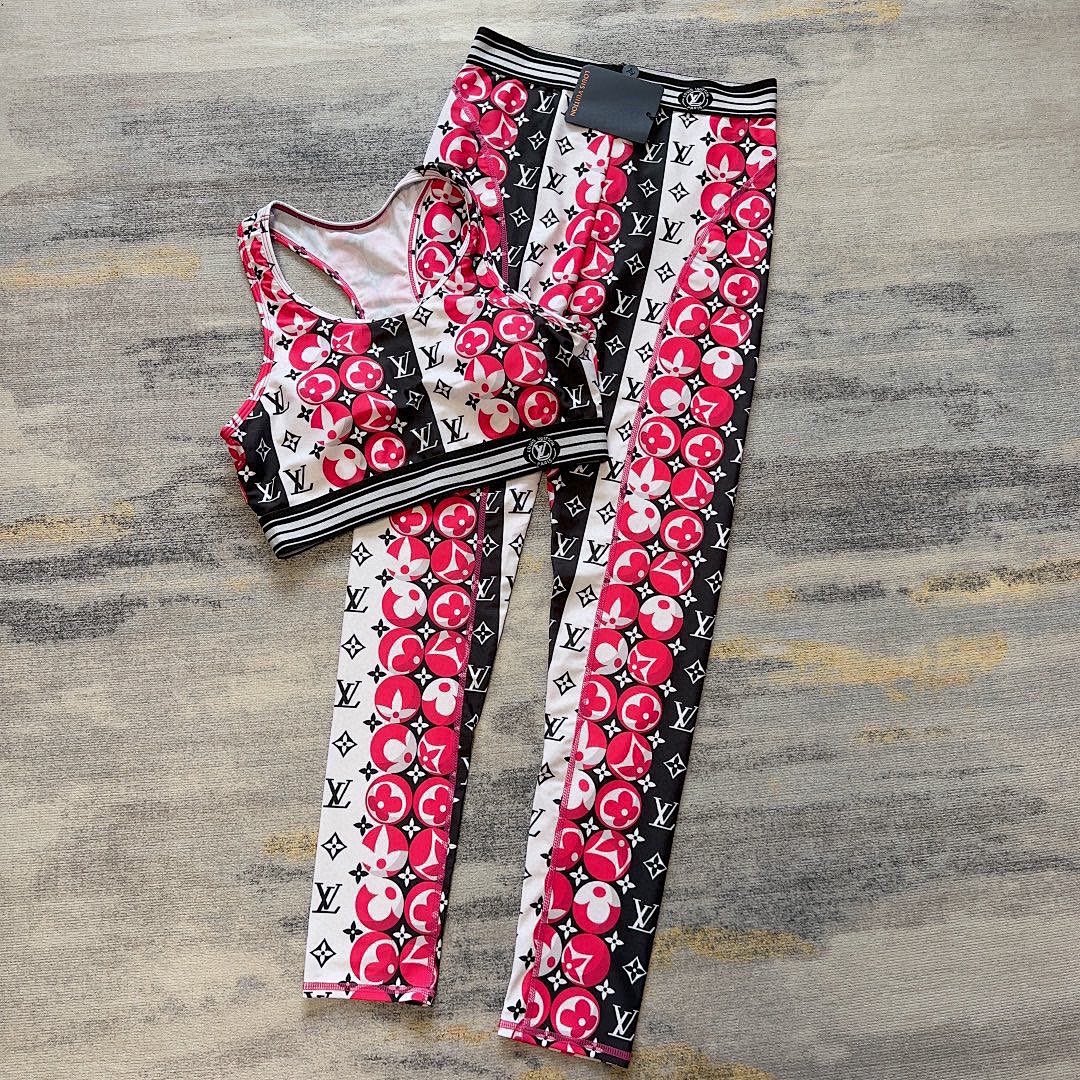 Yoga Wear, photo 1