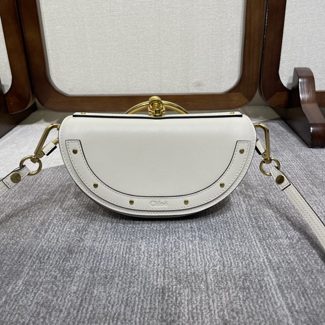 Other Chloe - Image 17