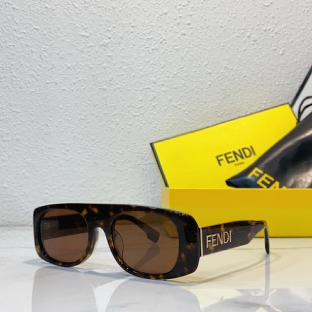 Other Fendi Sunglasses - Image 24
