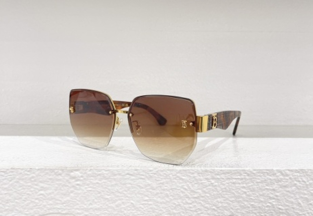 Other BURBERR Sunglasses - Image 56