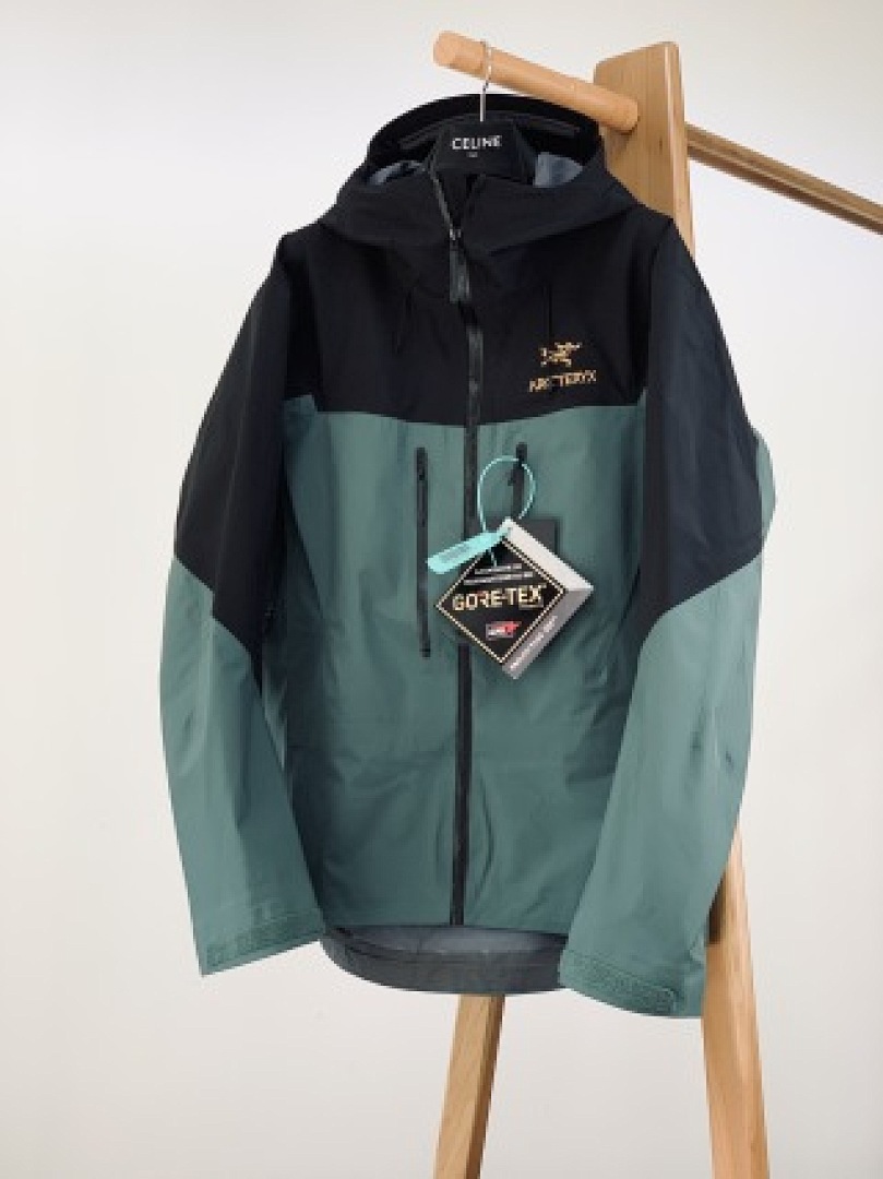 Christian Louboutin ARCTERYX Mens Winter - Image 94