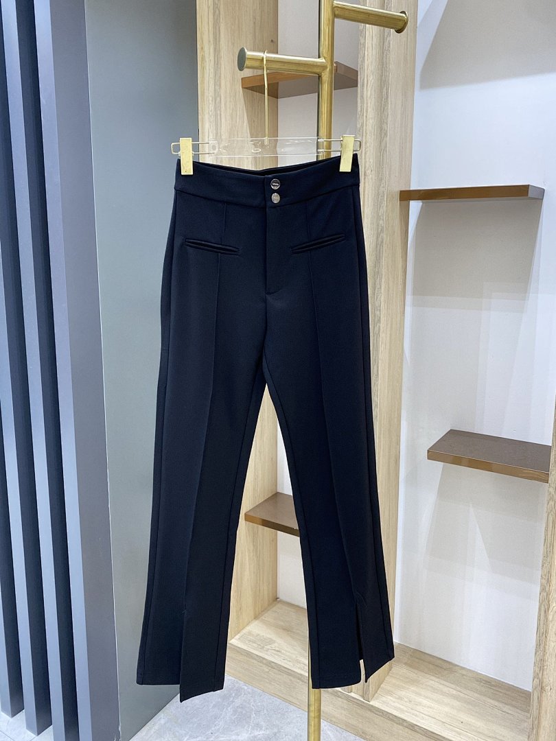 Christian Louboutin MO&Co - Image 107