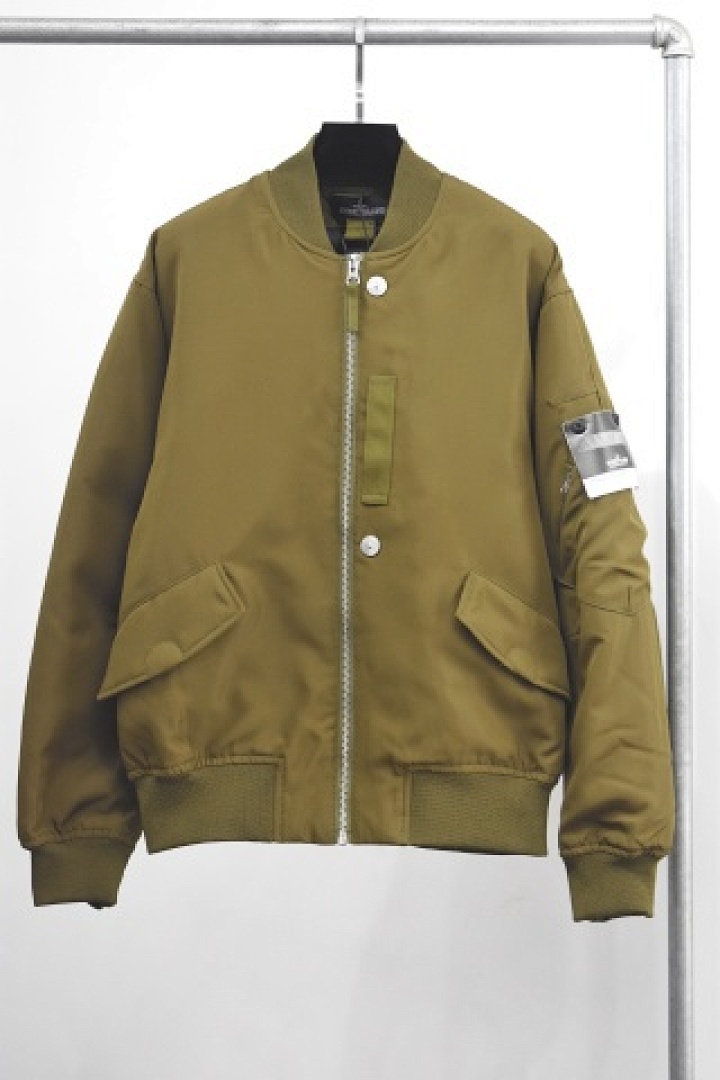 On Running Stone Island - Image 4