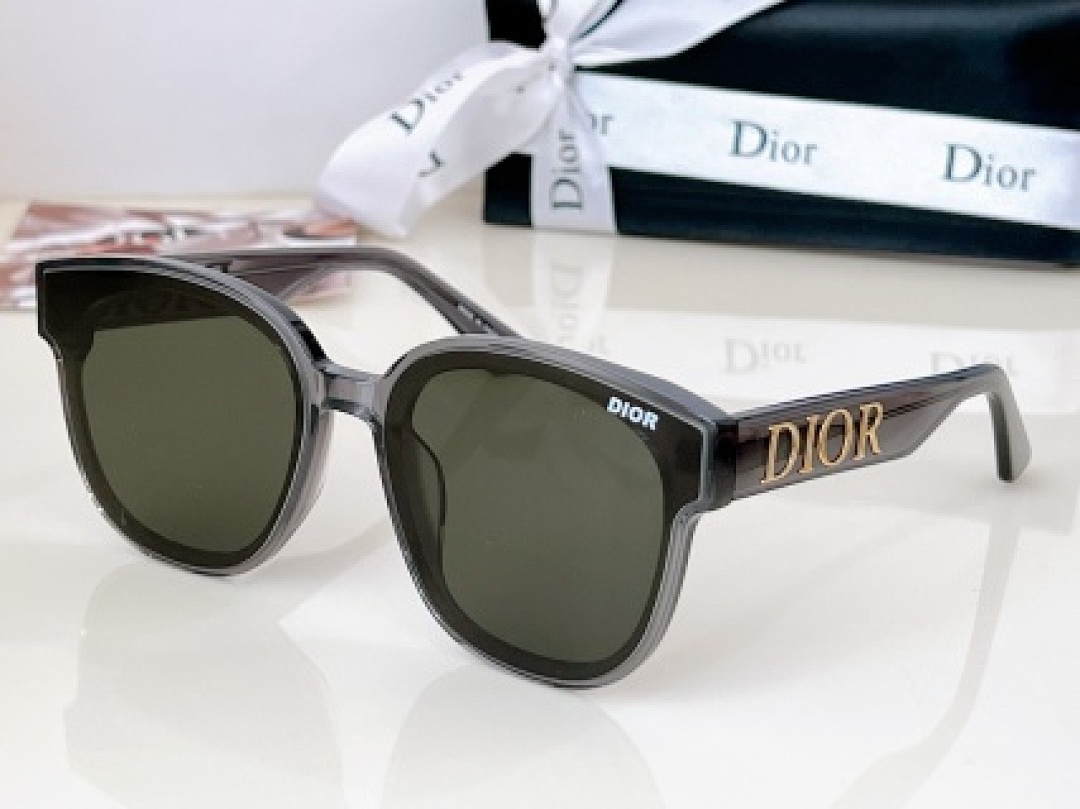 Other Dior Sunglasses - Image 20