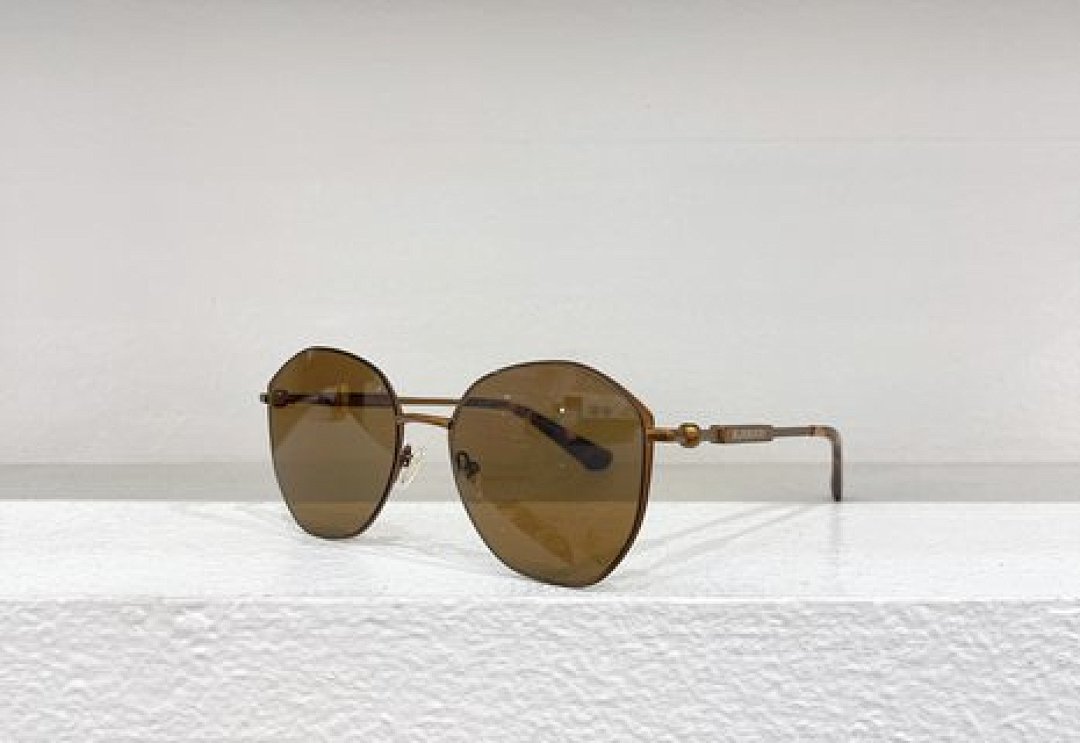 Other BURBERR Sunglasses - Image 106