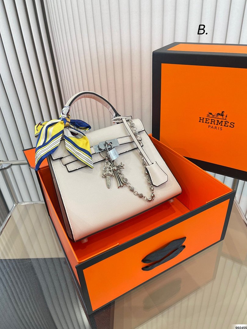 Chanel Chrome Hearts Bag - Image 73