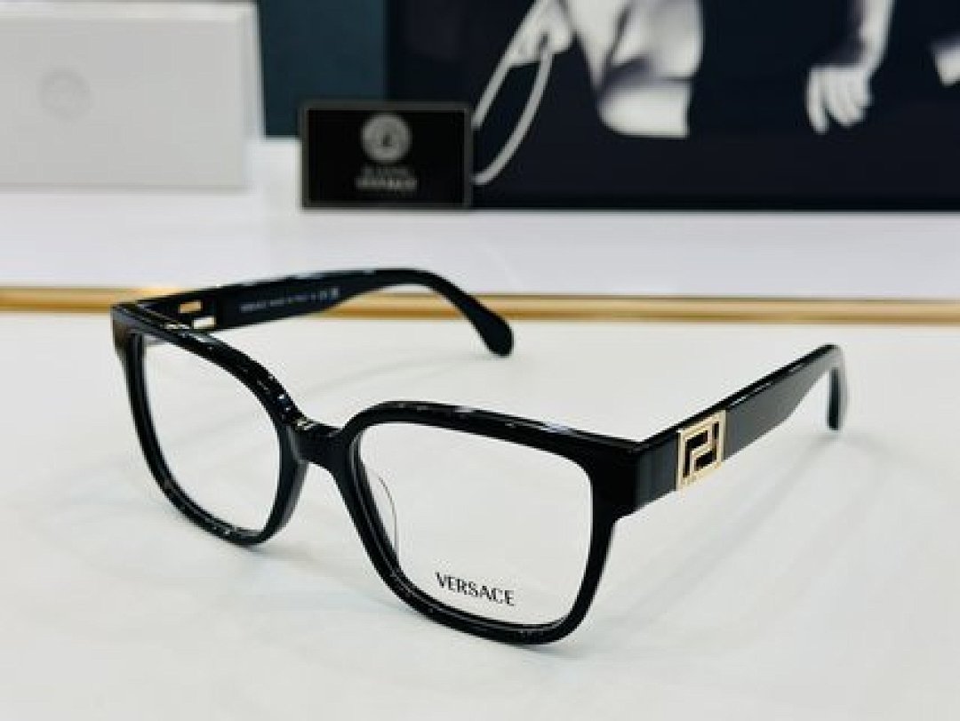 Other VERSACE Sunglasses - Image 6