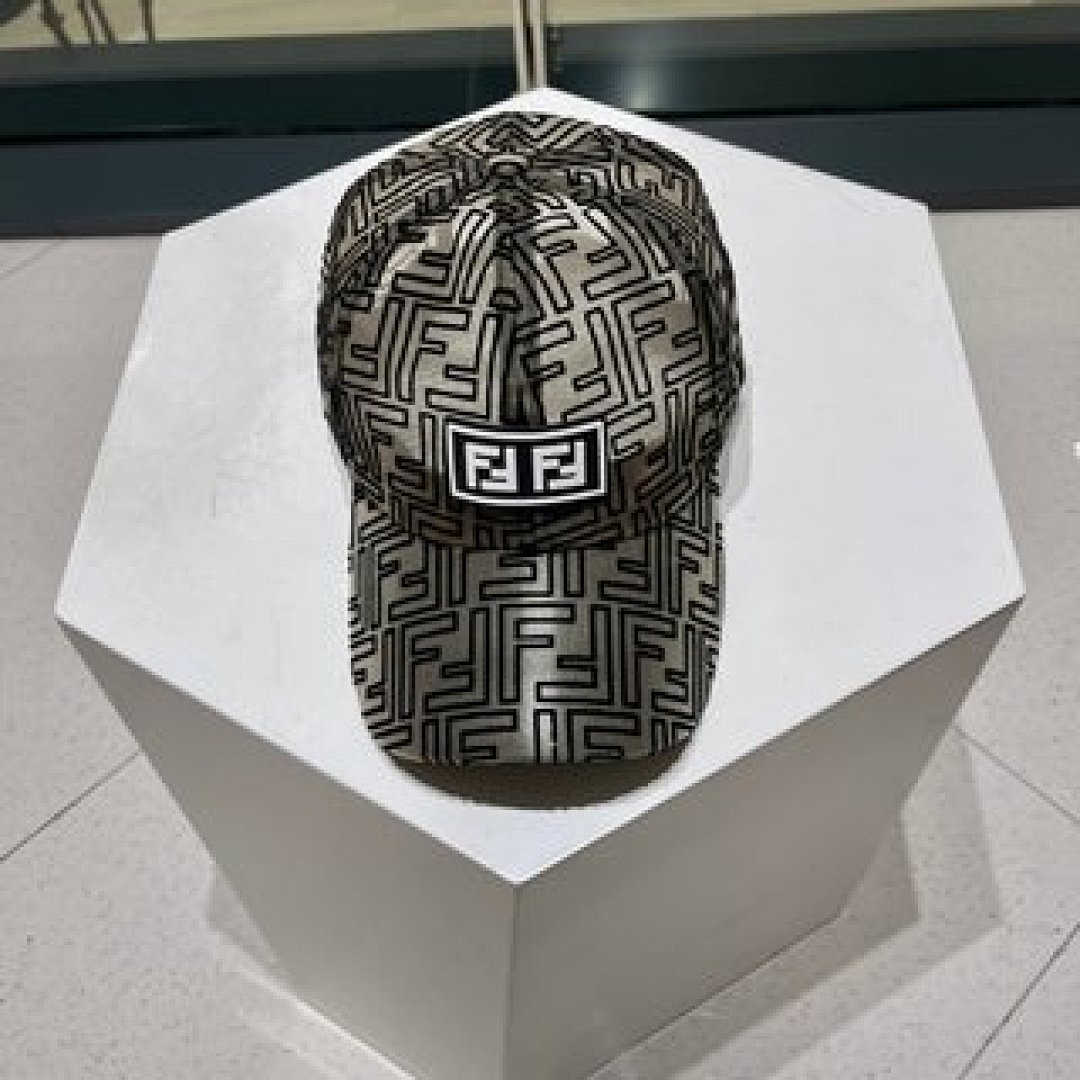 Other Fendi - Image 45