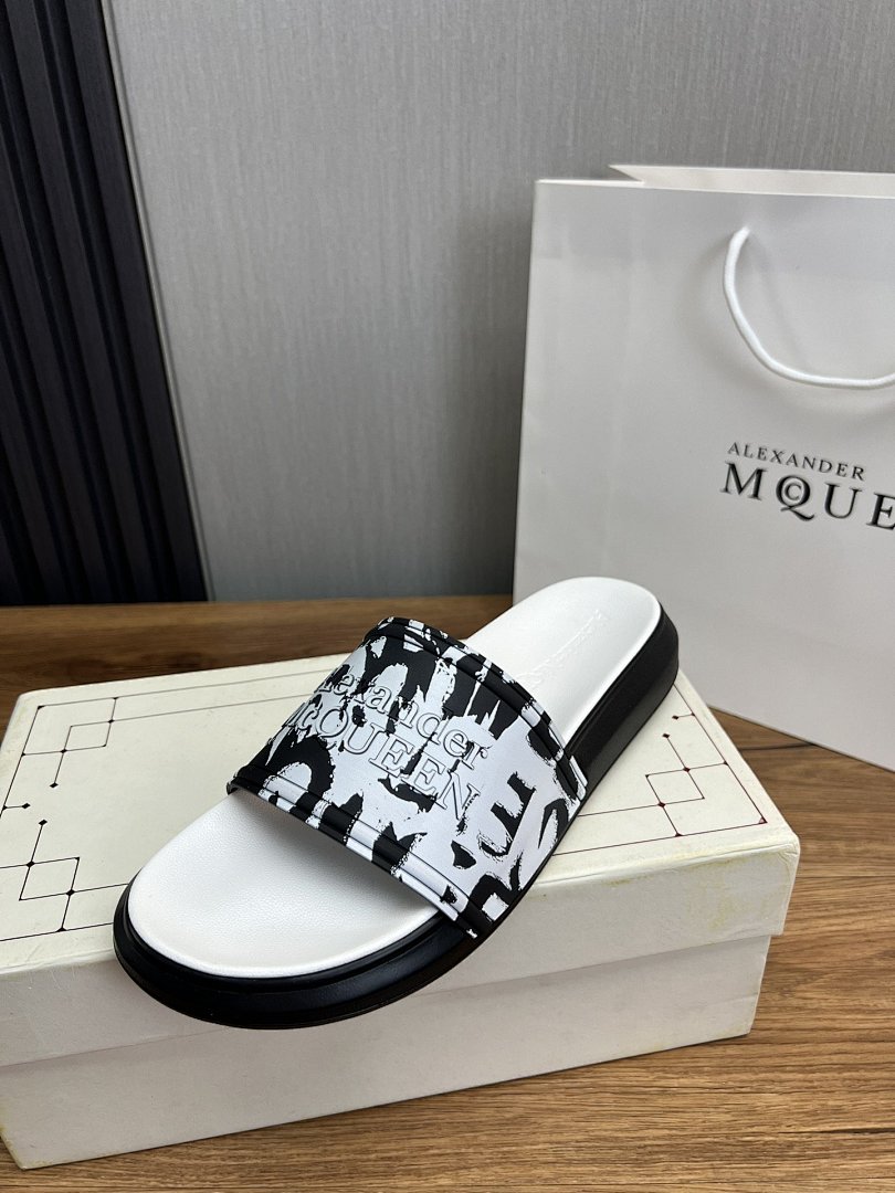 Other Men's Slippers - Image 16